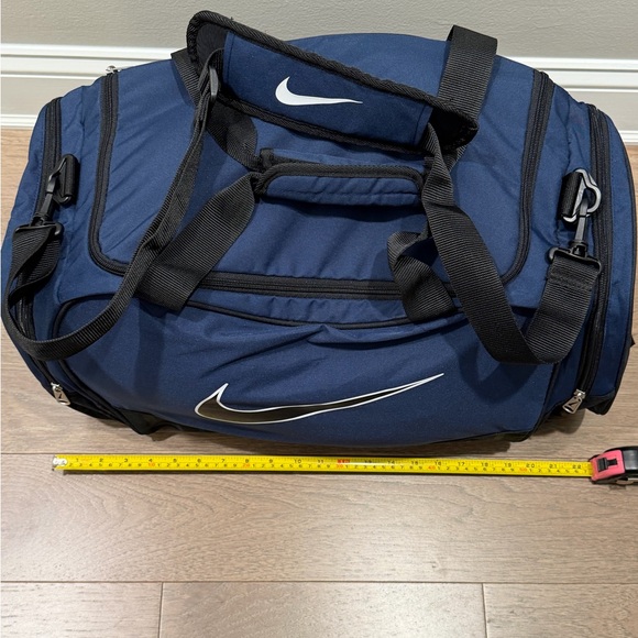 Nike Men's Navy and Black Nylon Duffel Bag - Picture 5 of 5
